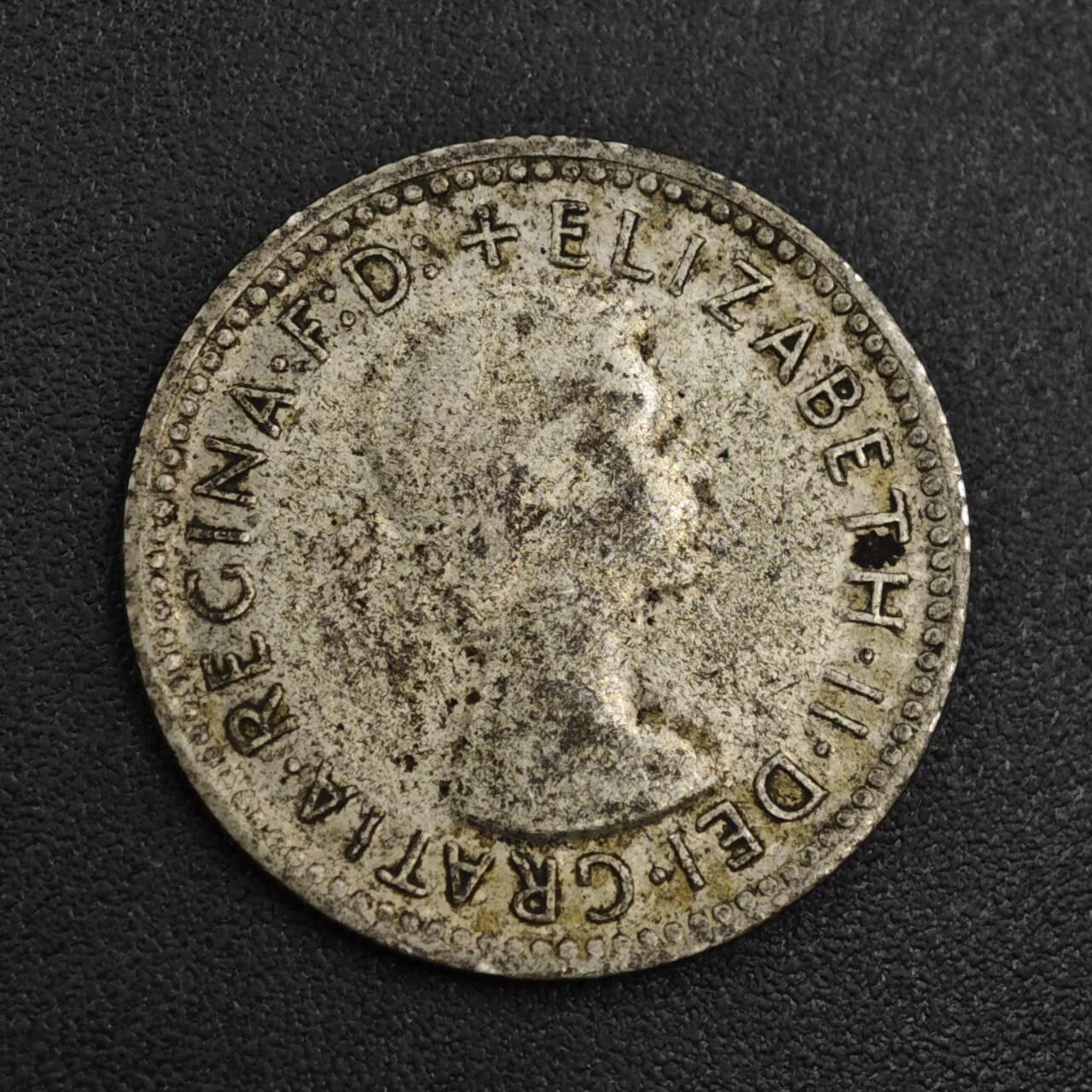 【淘币小摊】实时拍第八百零四拍   散币银币场   满百包邮可预留二周 每周一统一发货   澳大利亚1955年伊丽莎白二世6便士银币