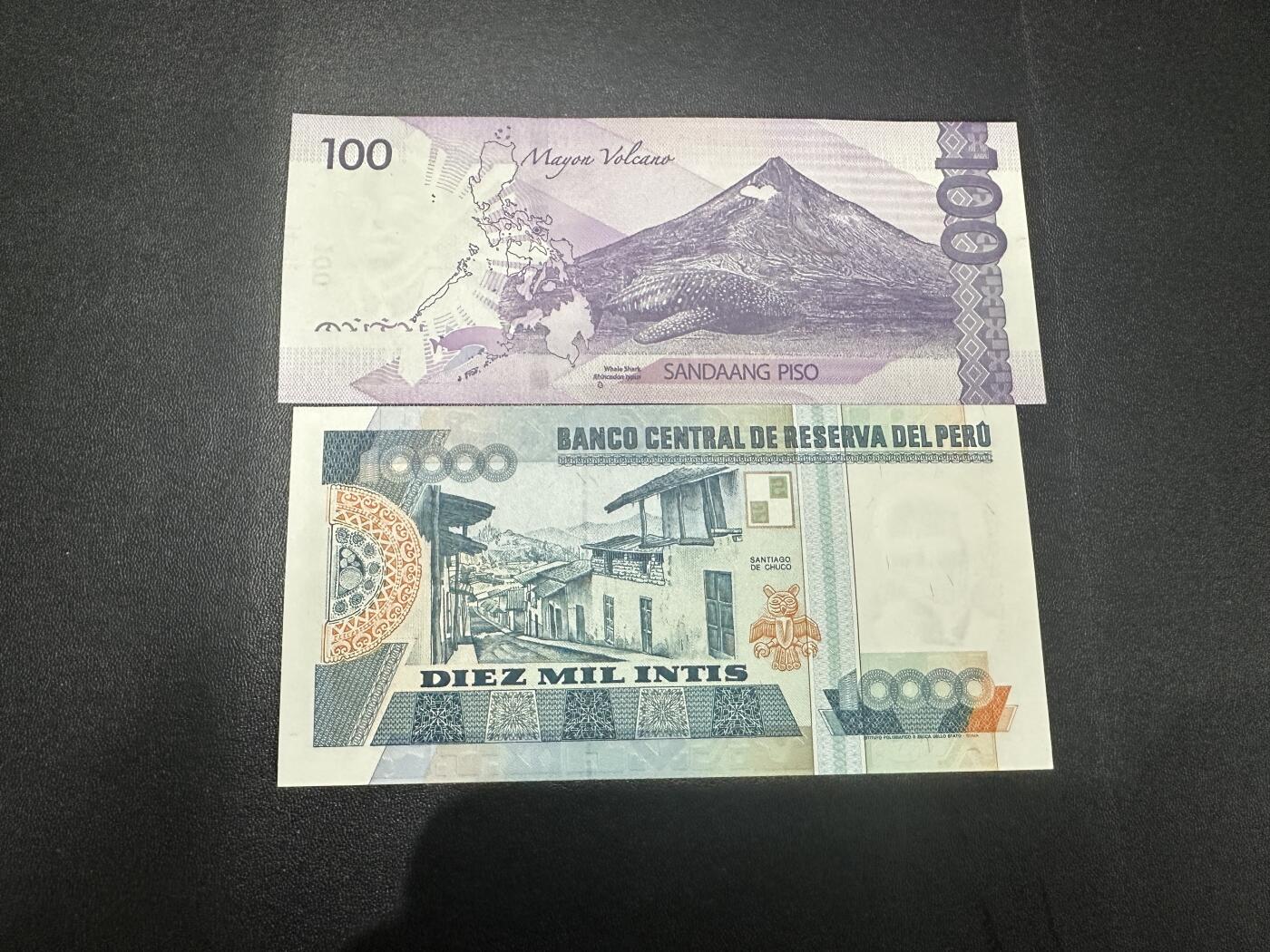 《外钞收藏家》第五百八十七期（精选场）（本平台长期征集拍品、欢迎藏友们联系合作） 菲律宾50比索倒置号爱藏评级+100比索倒置号888AU+秘鲁1万比索倒置号888全新