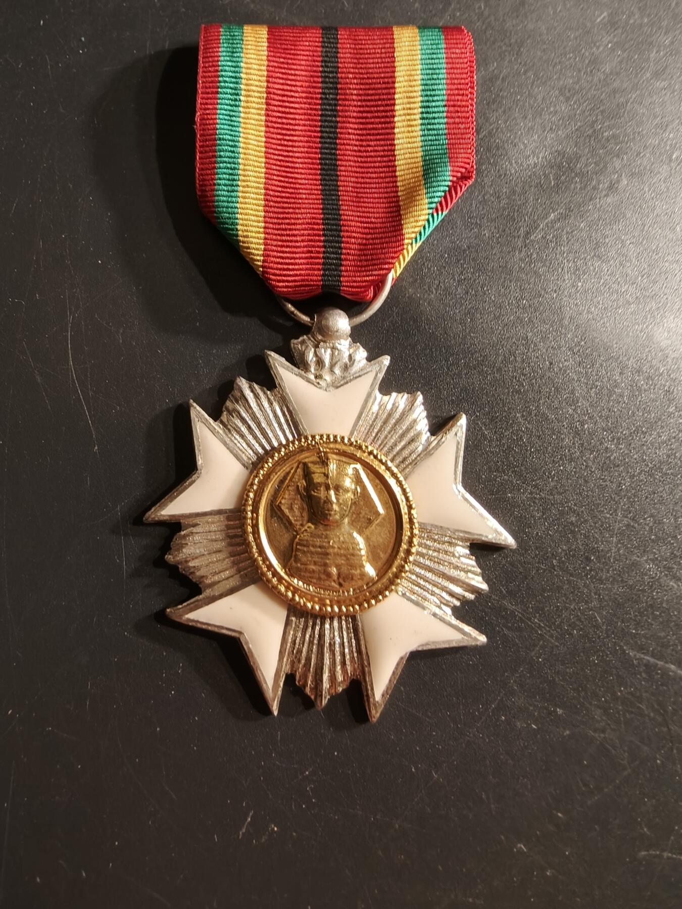 老王徽章第165期 美国军事情报局骑士级斯芬克斯勋章