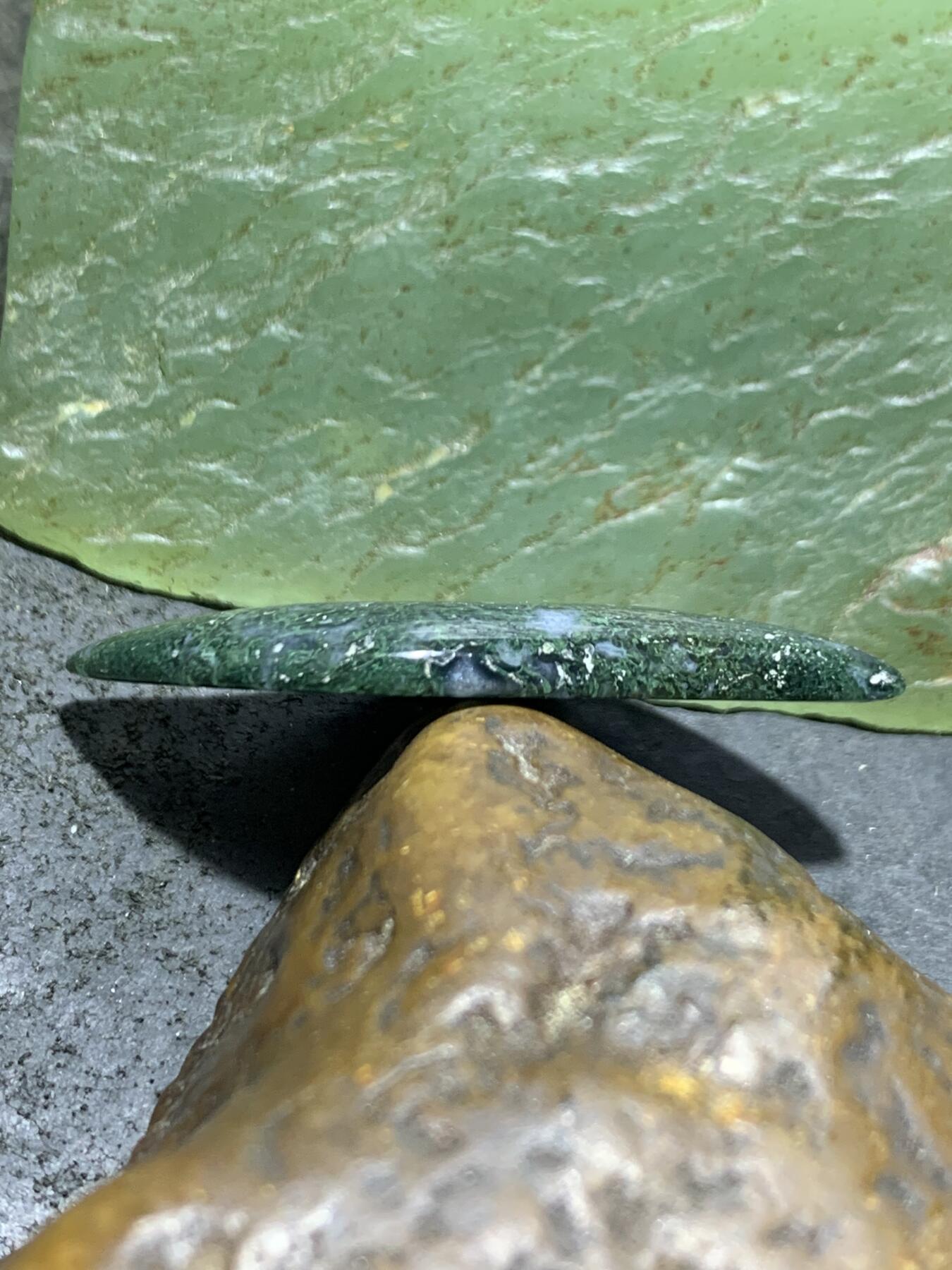 冰透高润度水草玛瑙通货吊坠一个，