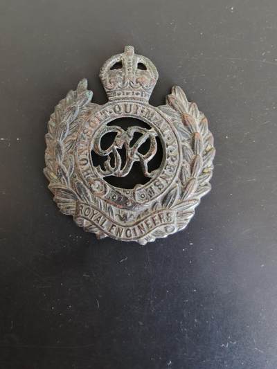 老王徽章第165期 - 英国皇家工兵帽徽    背杆损坏    二战时期