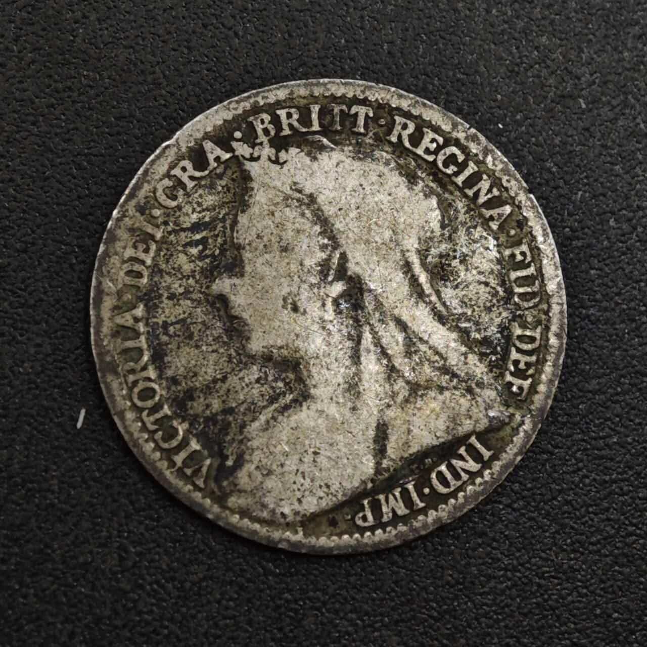 【淘币小摊】实时拍第八百零四拍   散币银币场   满百包邮可预留二周 每周一统一发货   英国1895年维多利亚3便士银币