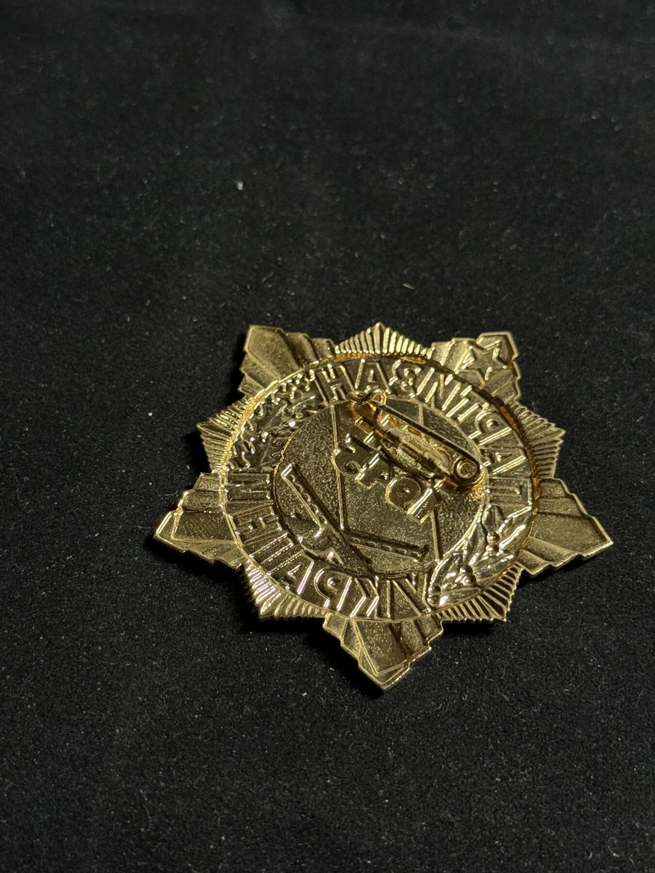 戎马世界章牌大赏第108期 乌克兰二战游击队证章，铜镀漆材质