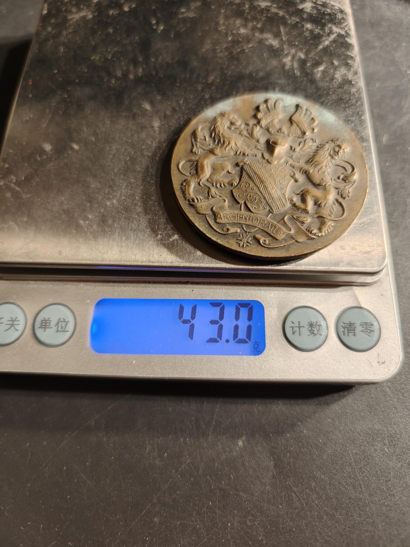 老王徽章第165期  法国斯特拉斯堡圣母大教堂大铜章     直径49mm.   重量43g