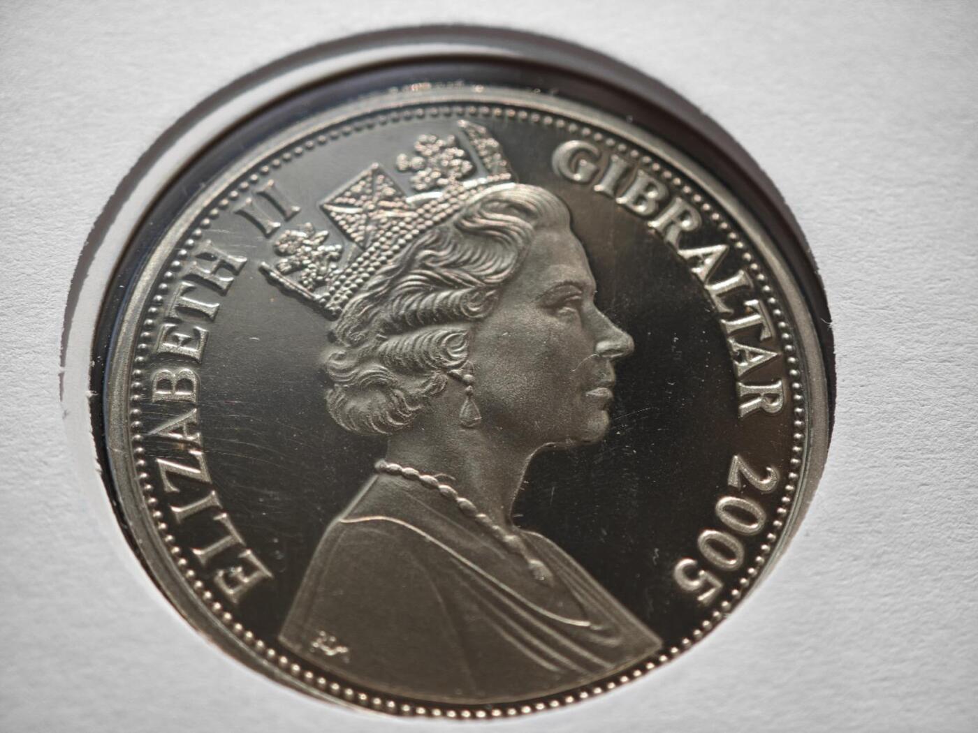 【淘币小摊】限时拍第八百零七拍  克朗币邮币封场  满百包邮可预留两周  周一统一发货   直布罗陀2005年二战胜利60周年克朗纪念币邮币封