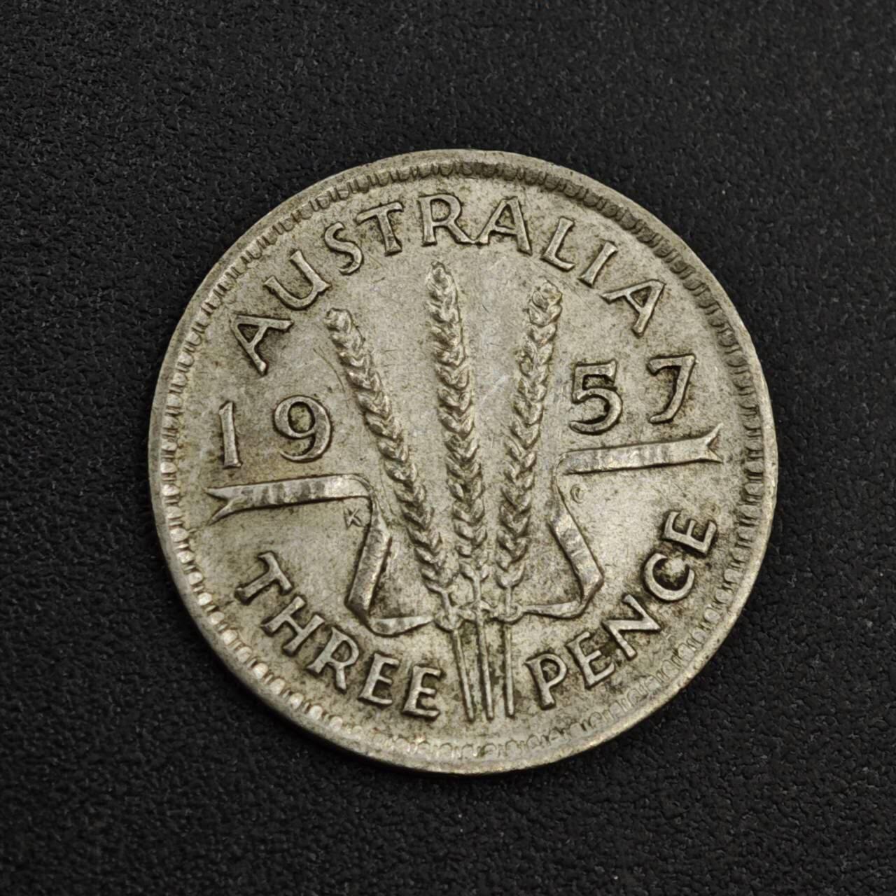 【淘币小摊】实时拍第八百零四拍   散币银币场   满百包邮可预留二周 每周一统一发货   澳大利亚1957年伊丽莎白二世3便士银币