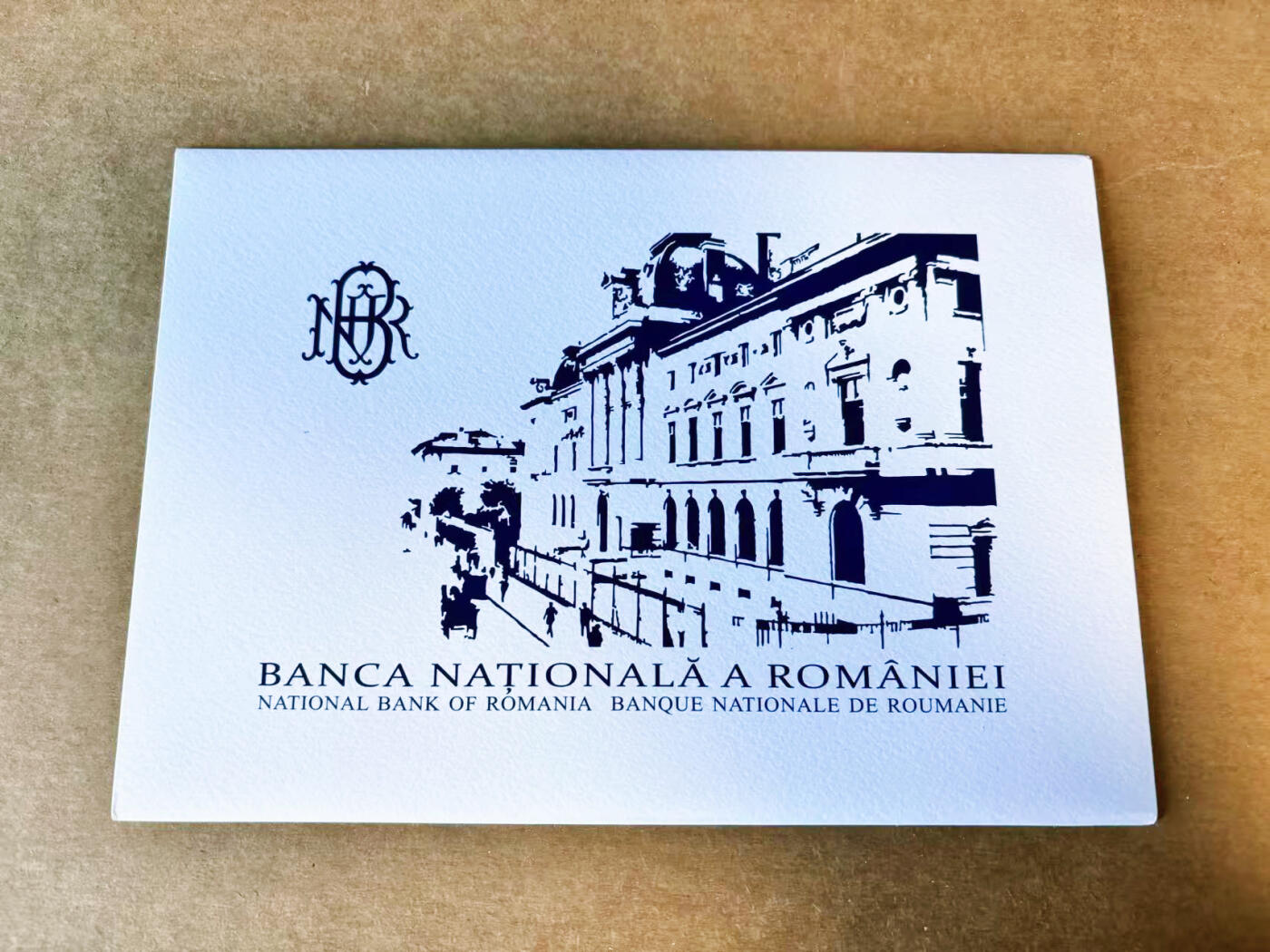 【Blue Auction】世界纸币精拍第754期——18级TOP拍卖/信誉/品质/专业/高效💫 【带册】罗马尼亚 2024年100雷 全新UNC