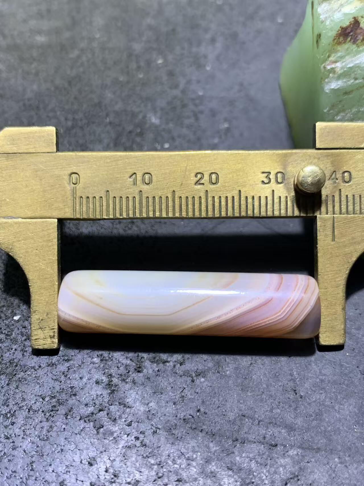 8字天眼纹缠丝玛瑙随形直桶，桶珠一个，