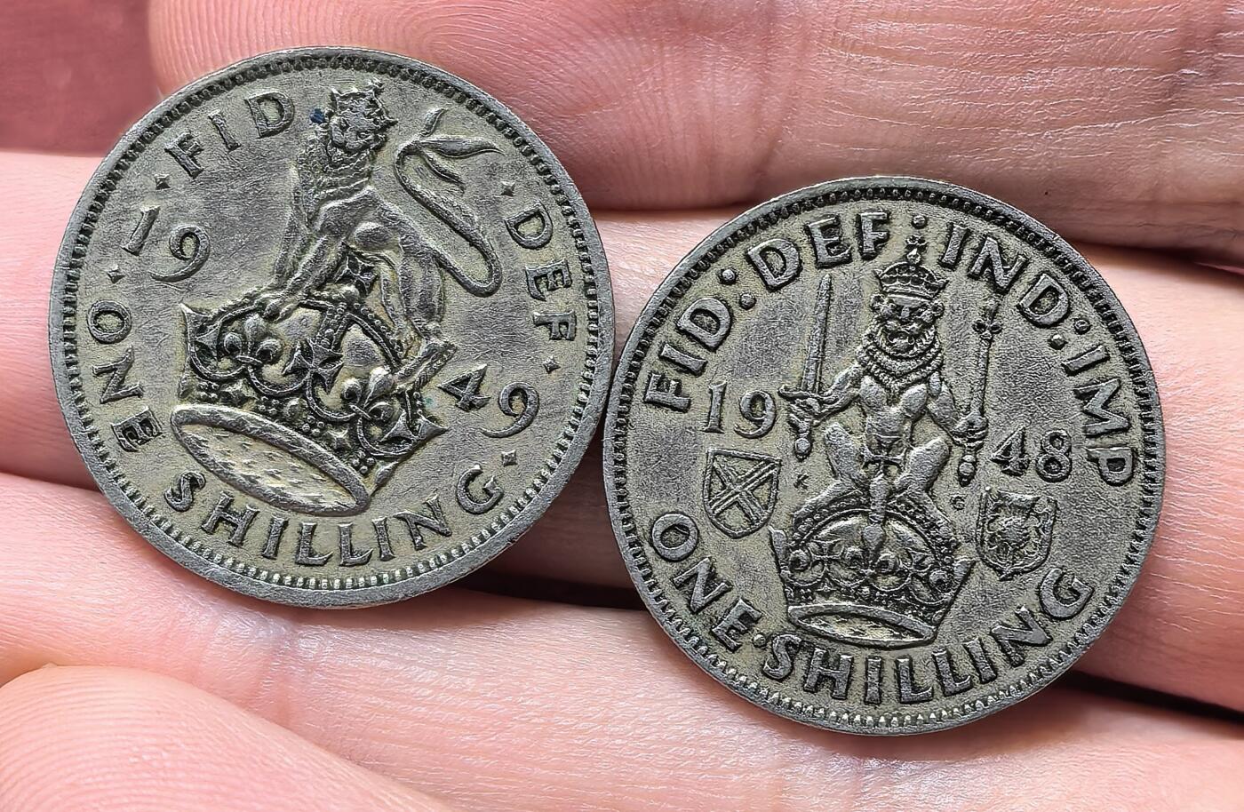 南宋泉阁俄币 外币 国币 专场第十九期 【送拍无额外佣金】 英国 1948/1949年 乔治六世1先令一对 通货好品 字口还可以 