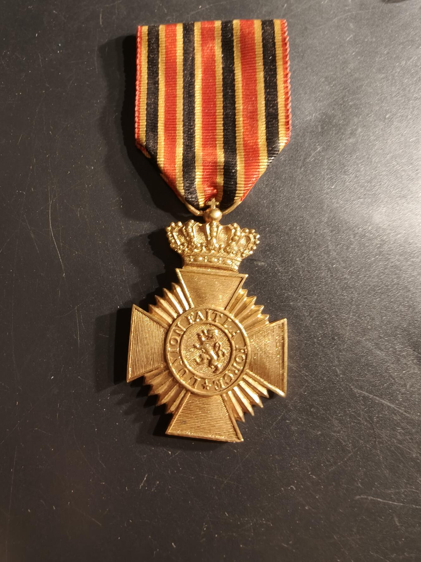 老王徽章第165期 比利时二级军事奖章     二战前单法语版