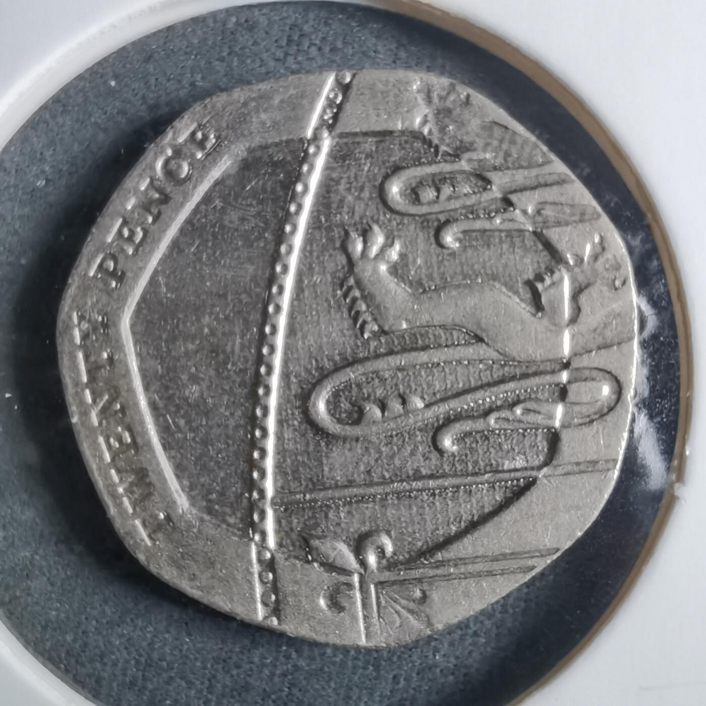 沼泽如烟--第912场 英国2015年20便士