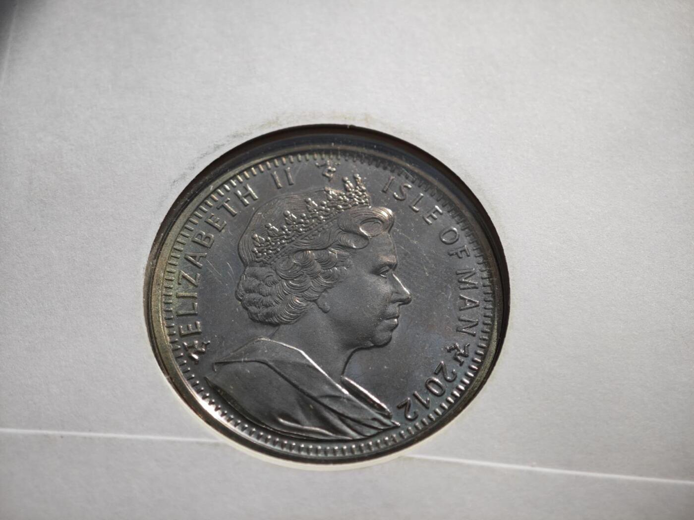 【淘币小摊】限时拍第八百零七拍  克朗币邮币封场  满百包邮可预留两周  周一统一发货   马恩岛2012年女王大婚钻禧60周年克朗纪念币邮币封