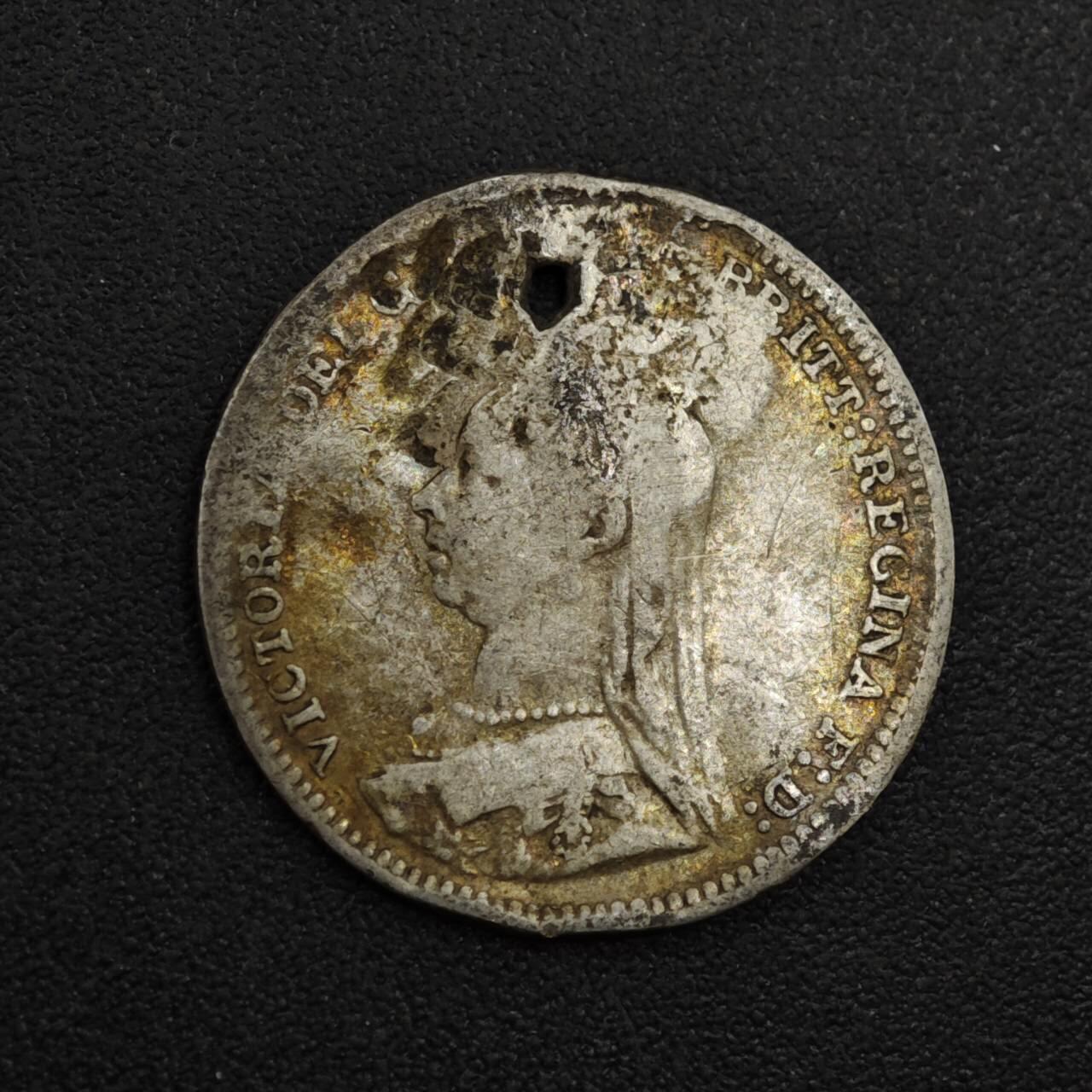 【淘币小摊】实时拍第八百零四拍   散币银币场   满百包邮可预留二周 每周一统一发货   英国1890年维多利亚3便士银币