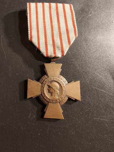 老王徽章第165期 -  法国战斗十字奖章