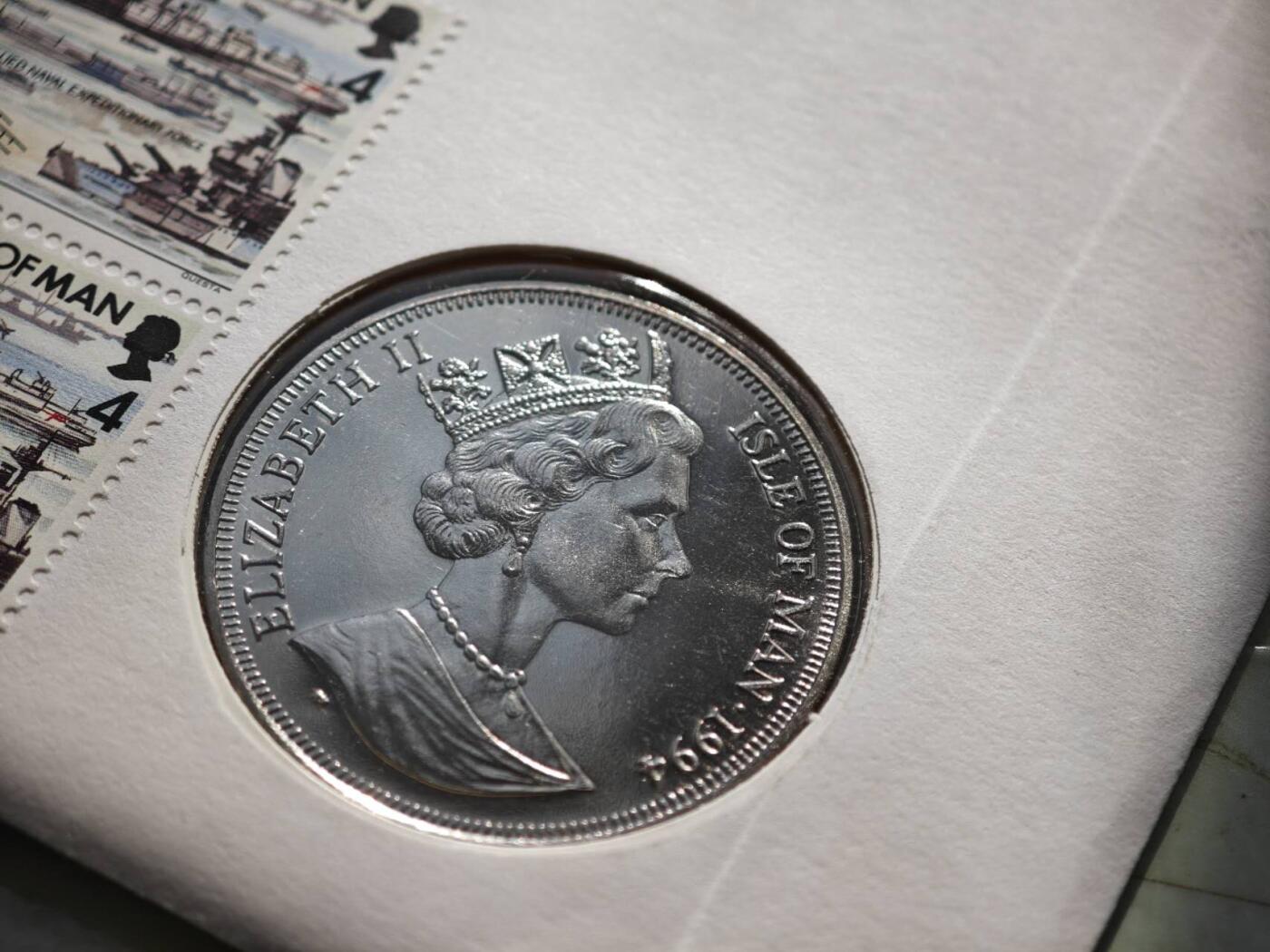 【淘币小摊】限时拍第八百零七拍  克朗币邮币封场  满百包邮可预留两周  周一统一发货    马恩岛1994年诺曼底登陆50周年克朗纪念币邮币封