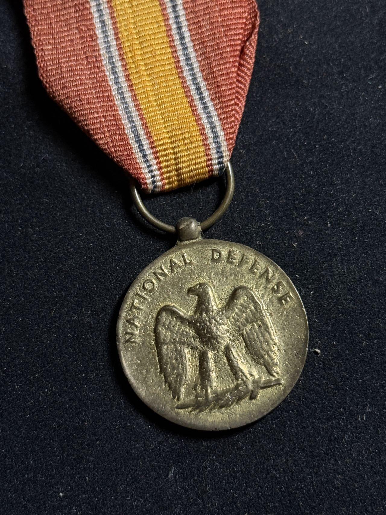 戎马世界章牌大赏第108期 美国国防服役勋章 少见南越制造版本，授予越南战争时期在美军中服役的南越人