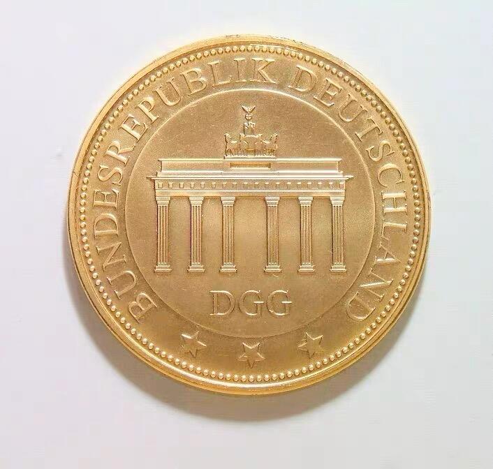 德国勃兰登堡门+鹰徽+州徽 高浮雕精制大镀金章 40MM