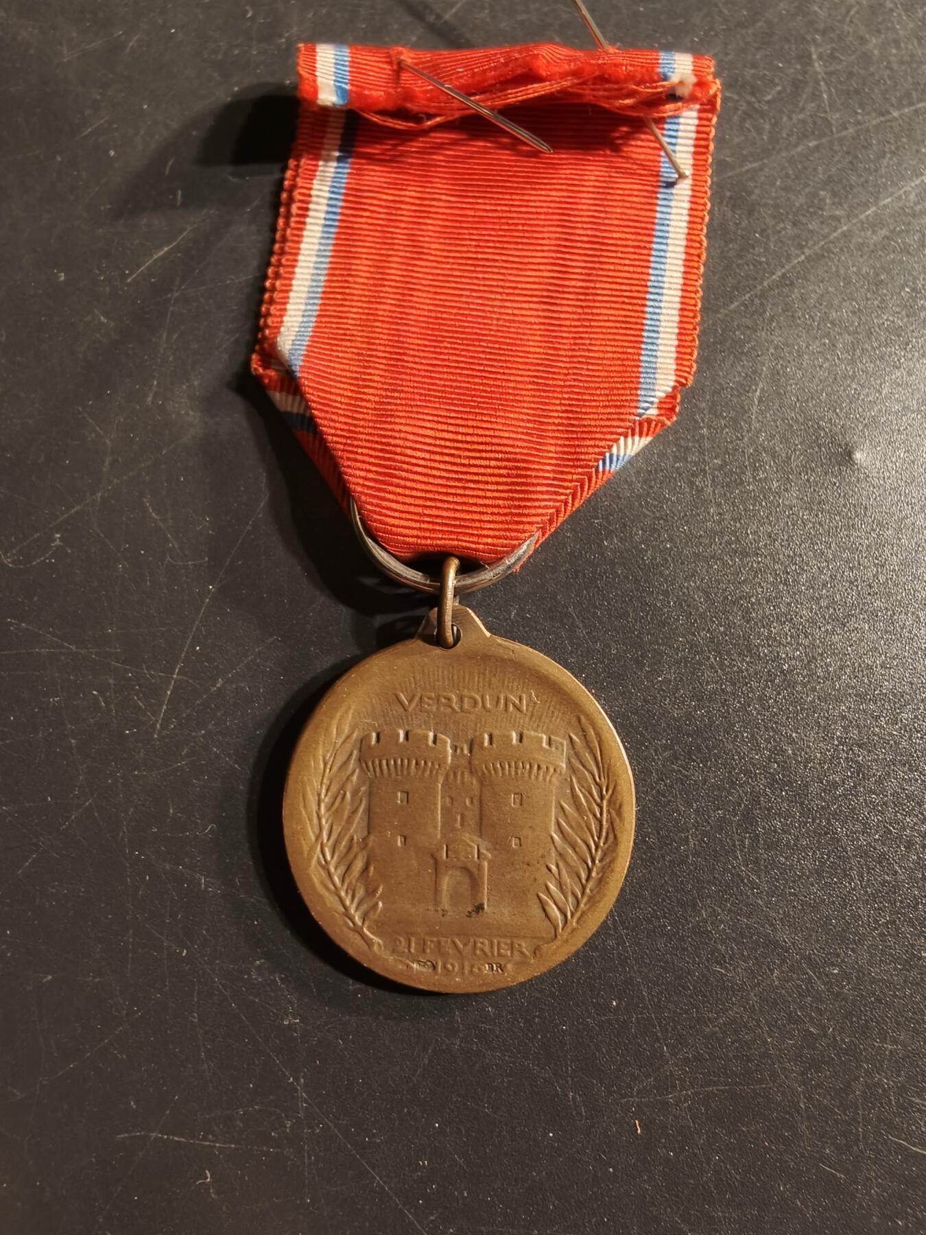 老王徽章第165期  法国一战凡尔登战役奖章