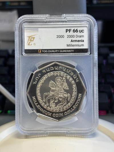 第182期拍卖 -  亚美尼亚2000年发布千禧年圣乔治马剑屠龙多边形纪念银币TQGPF66,925银，28.28克，发行30000枚