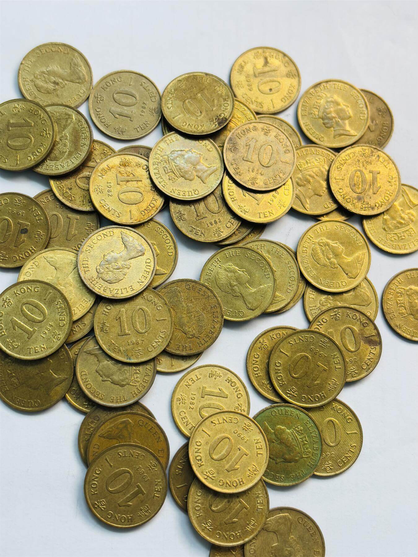 文馨钱币收藏第 282 场，【 长期接收代拍品】，加拿大老铜代用币，银币，德三系列场 原铜光品相英属香港时期女王小一毫铜币 59 枚