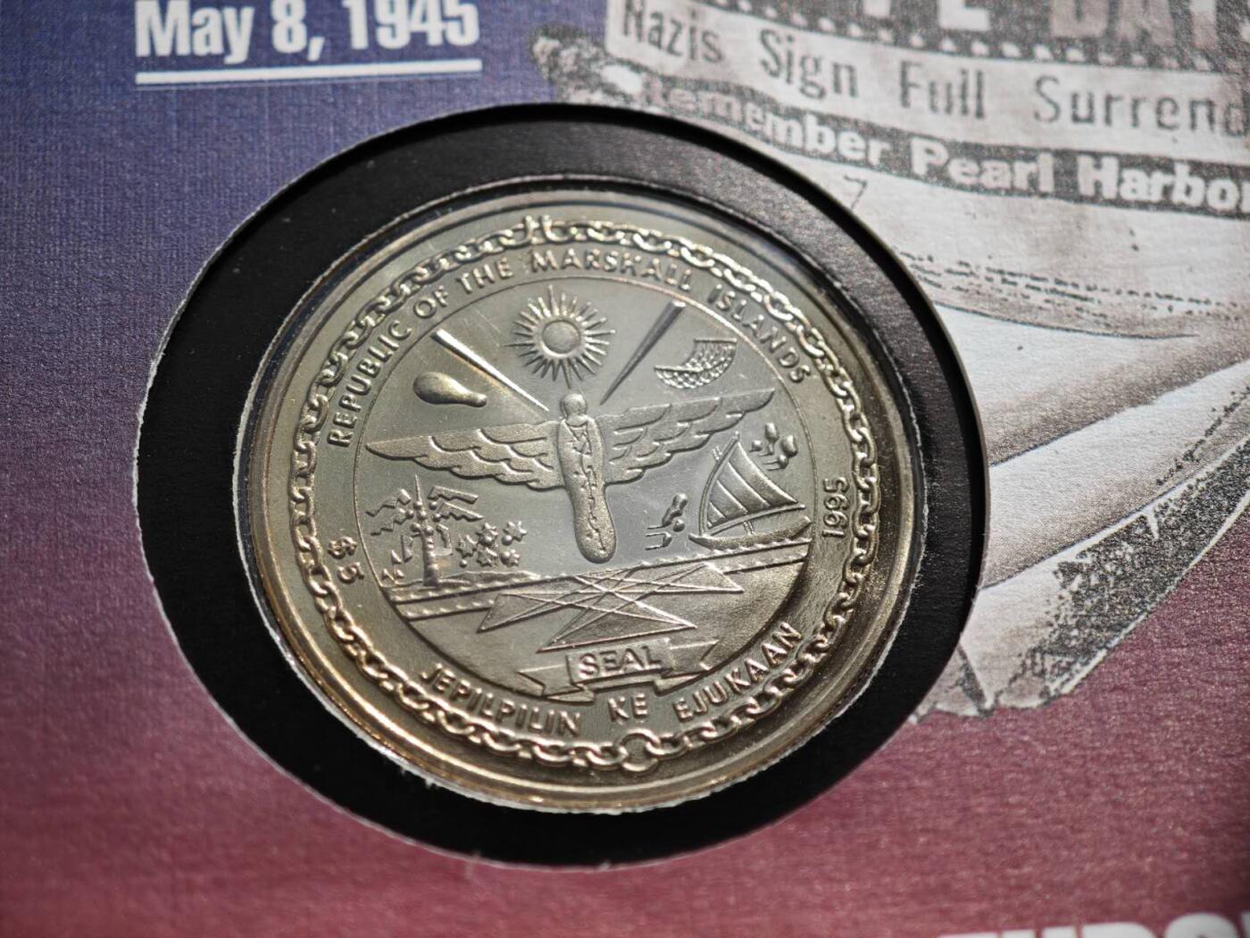 【淘币小摊】限时拍第八百零七拍  克朗币邮币封场  满百包邮可预留两周  周一统一发货   马绍尔群岛1995年二战胜利50周年5元纪念币邮币封