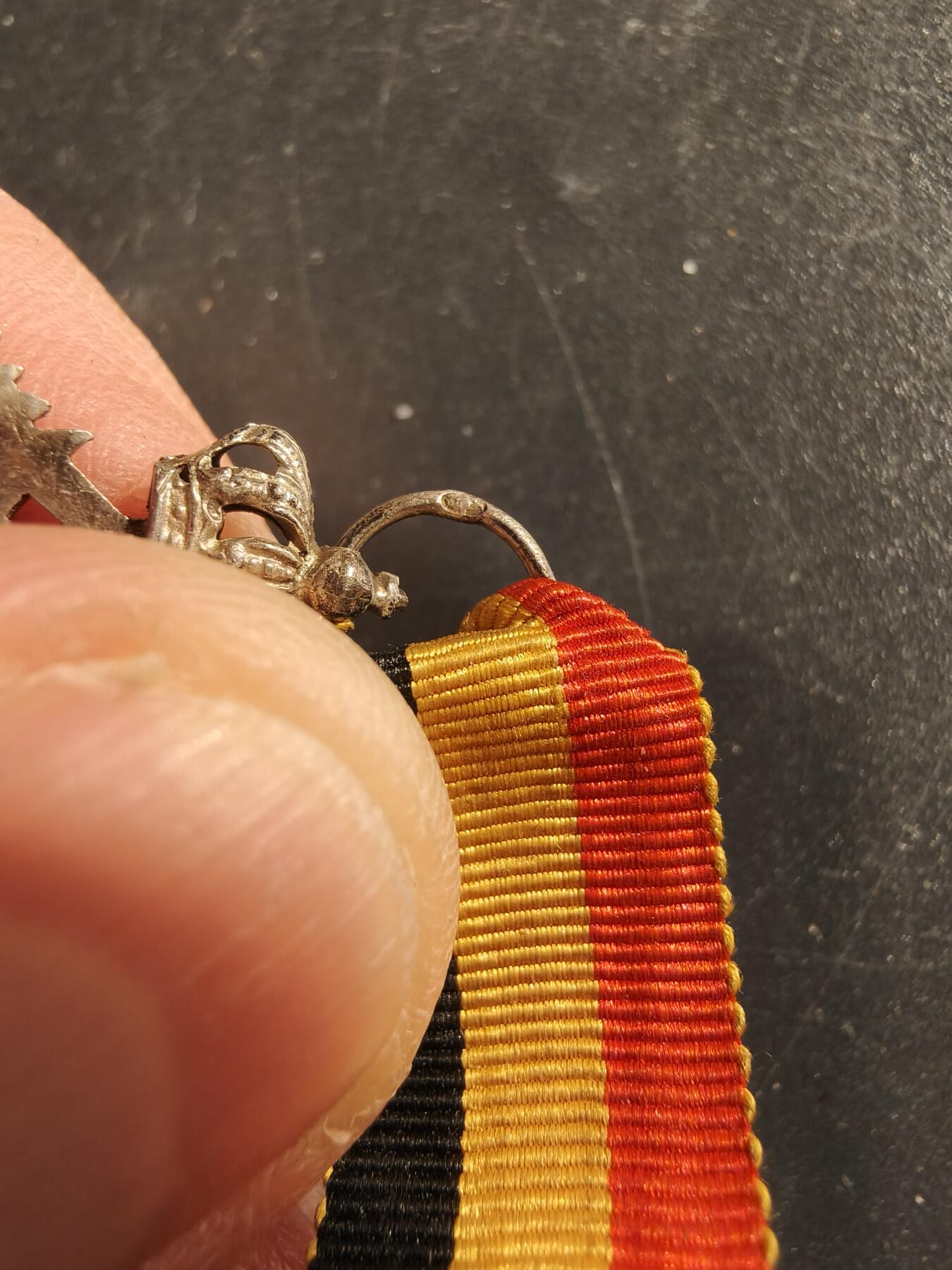 老王徽章第165期 比利时银级劳工奖章迷你章    农业部版    银质珐琅    带纸盒    2.1g