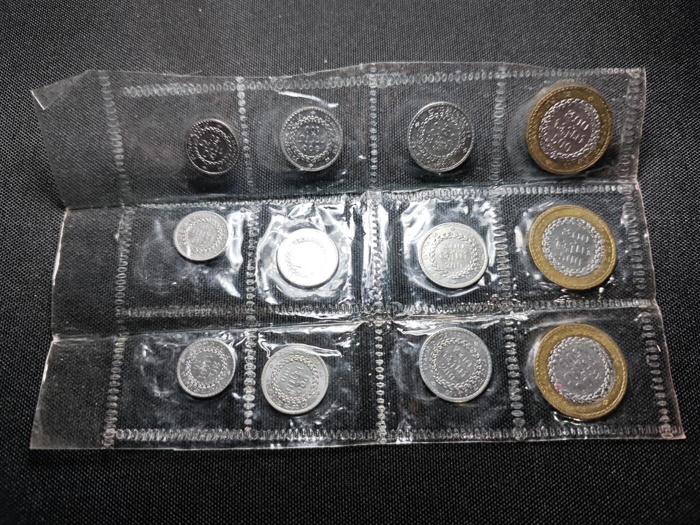 KK钱币收藏小铺 （套币 好品/批量散币 银币）专场  2月预留时间 周末发货  柬埔寨大小面值套币 3套