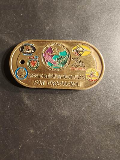 老王徽章第165期 -  美国联合攻击弹药系统纪念章     长度64mm.    重量58.2g