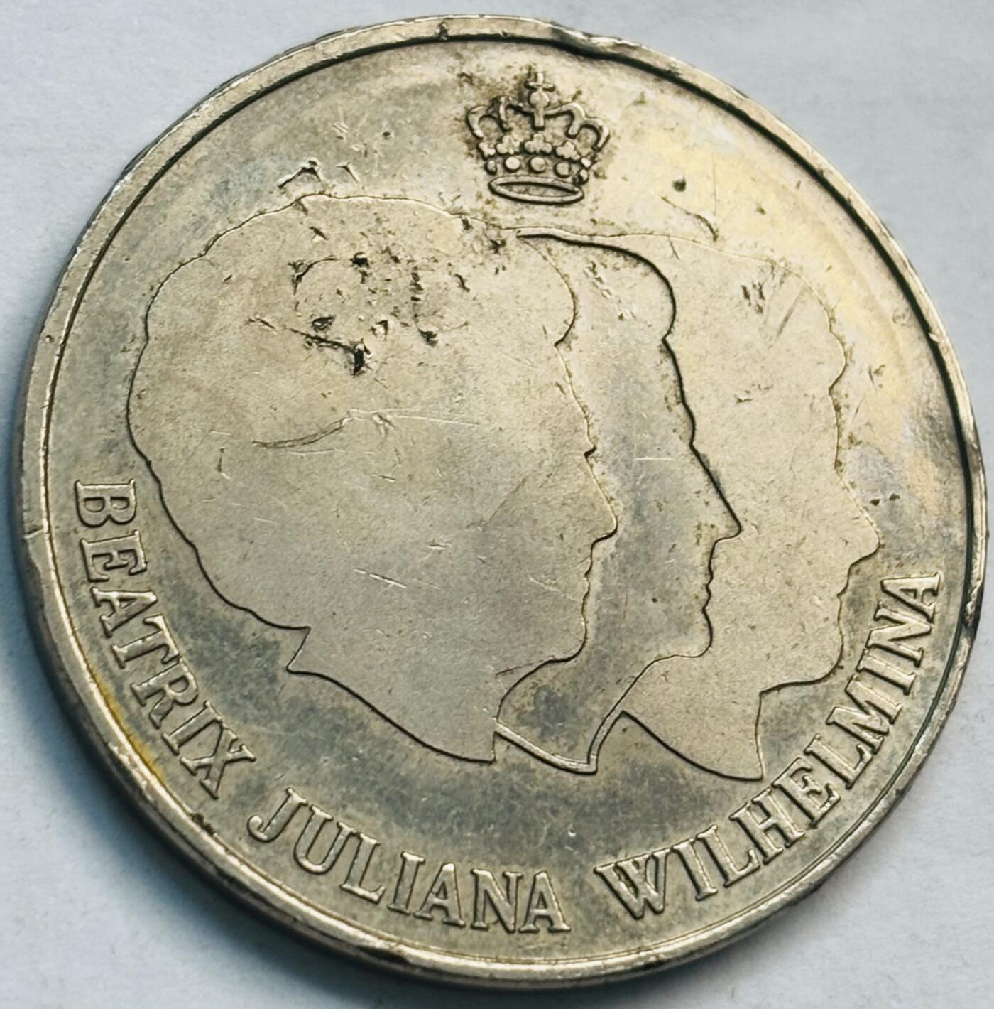 文馨钱币收藏第 282 场，【 长期接收代拍品】，加拿大老铜代用币，银币，德三系列场 1988 年荷兰女王贝娅特丽克丝肖像纪念币章，大直径