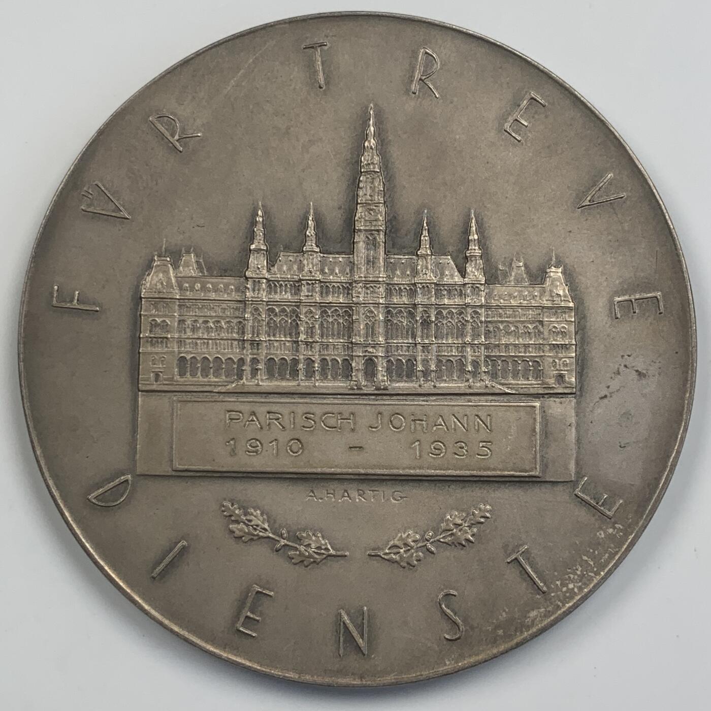 掌中浮雕-藏着的欧洲第043场 1910-1935年奥地利维也纳市政府服务25周年纪念银章，65mm，90g
