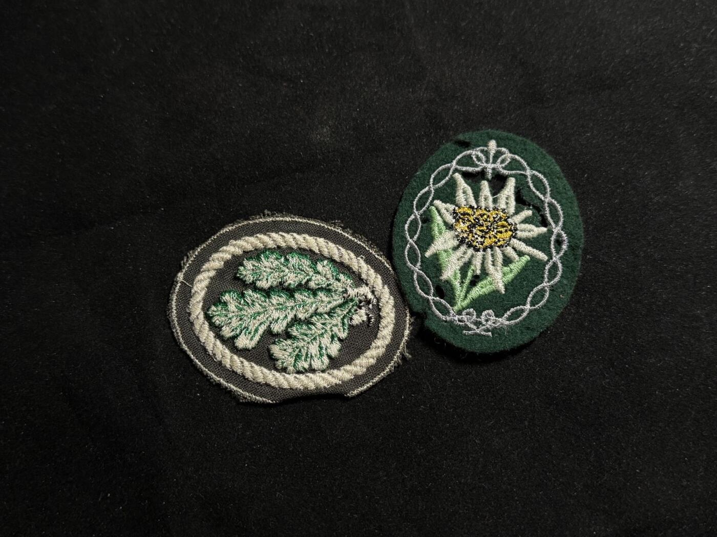 戎马世界章牌大赏第108期 德国二战布制臂章，山地兵与猎兵臂章，有虫蛀破洞