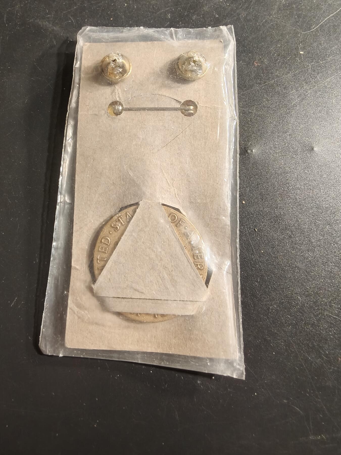 老王徽章第165期 美国二战胜利奖章     带略  未拆封