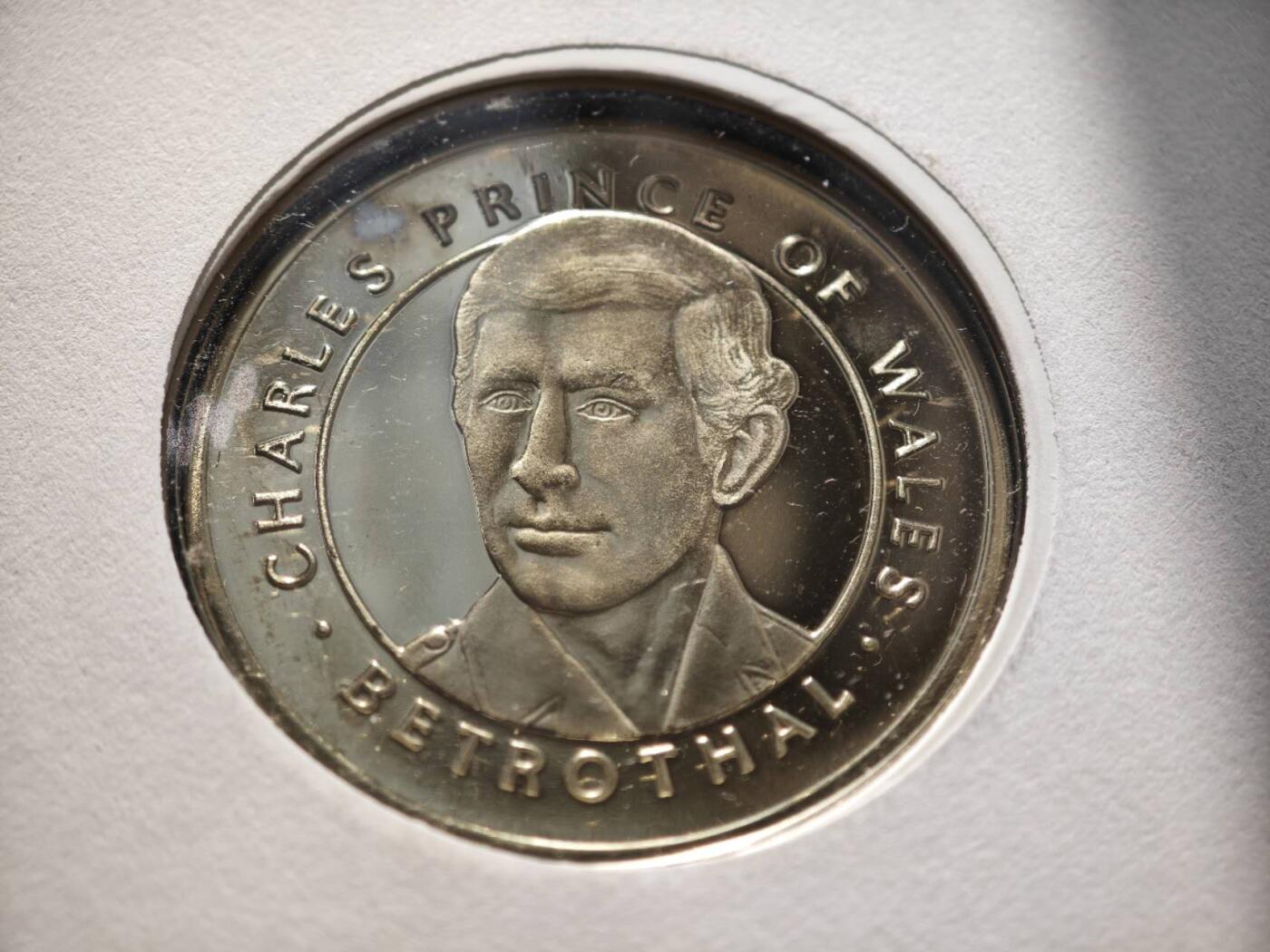 【淘币小摊】限时拍第八百零七拍  克朗币邮币封场  满百包邮可预留两周  周一统一发货   戴安娜王妃1981年大婚纪念章邮币封