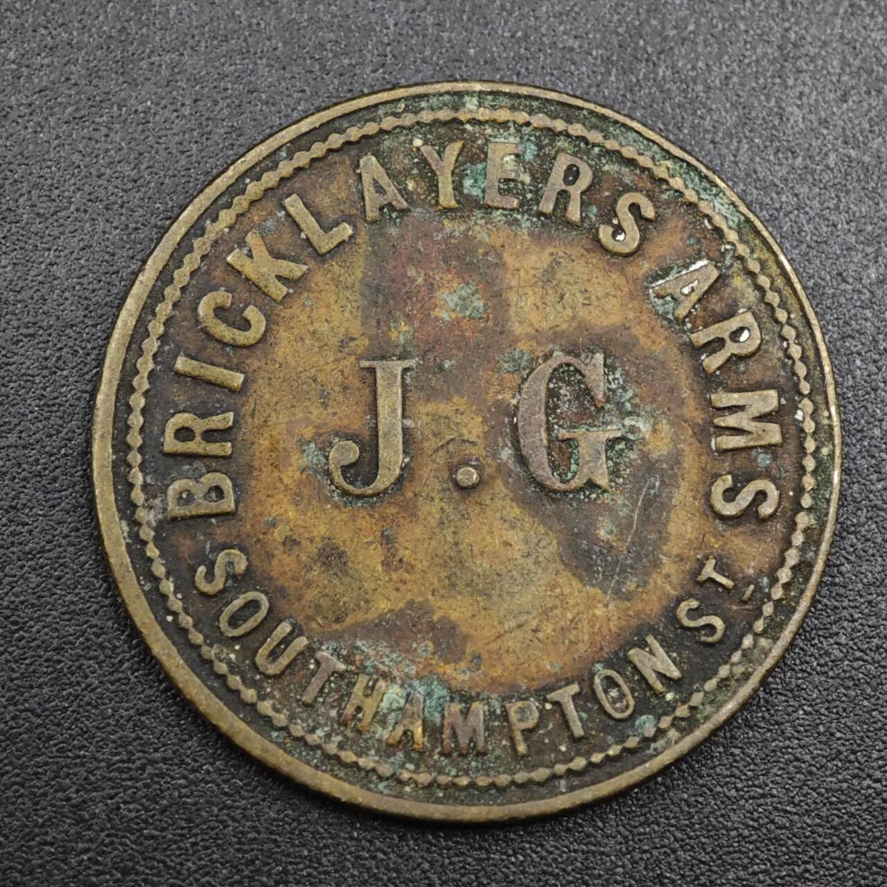 【淘币小摊】实时拍第八百零四拍   散币银币场   满百包邮可预留二周 每周一统一发货   英国南安普敦Bricklayers Arms酒店2便士铜币代币