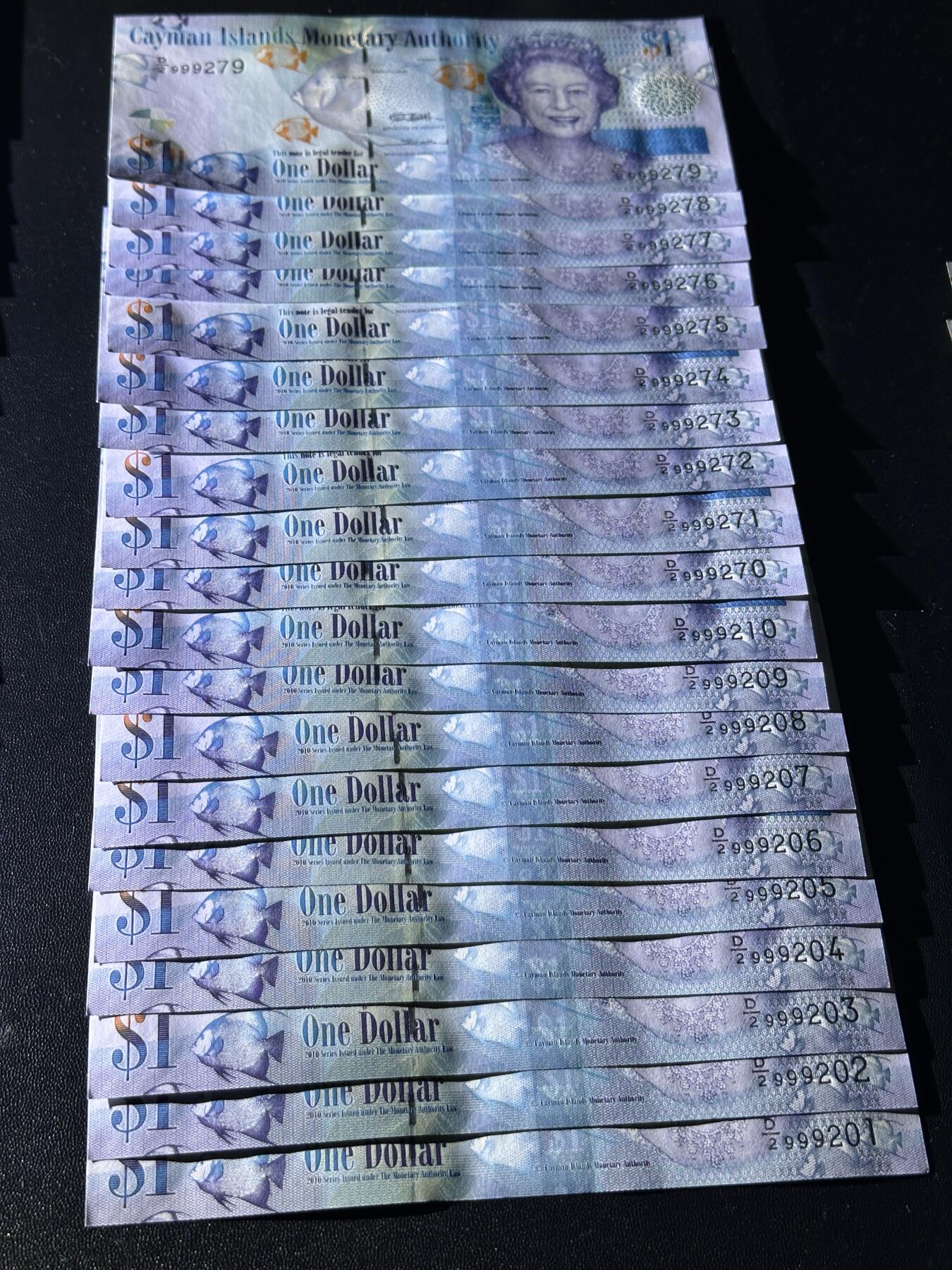 《外钞收藏家》第五百八十七期（精选场）（本平台长期征集拍品、欢迎藏友们联系合作） 开曼群岛1元 2个10连号 全新UNC 尾01-10和70-79