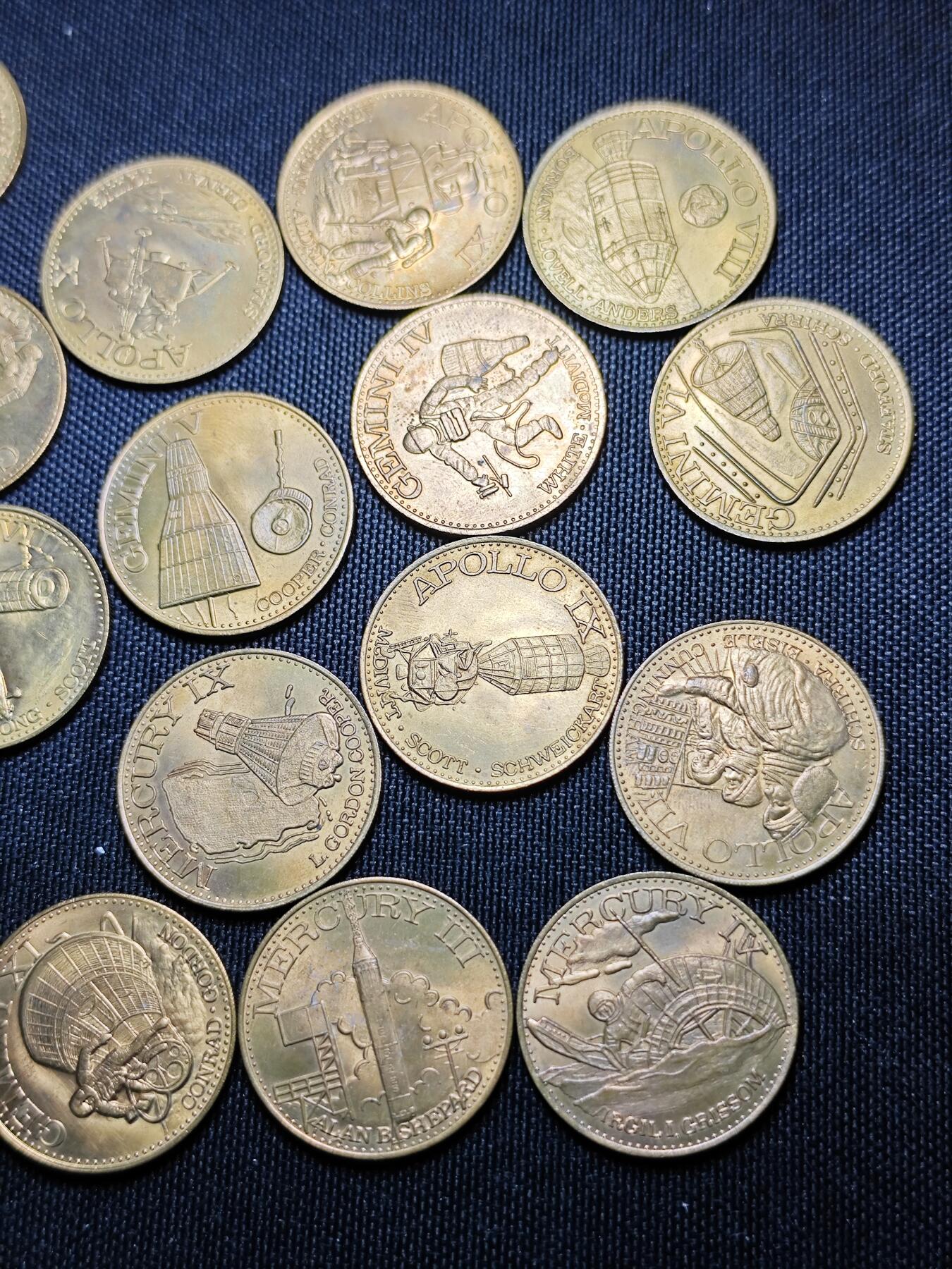 KK钱币收藏小铺 （套币 好品/批量散币 银币）专场  2月预留时间 周末发货  美国航天纪念铜章21枚 好品！