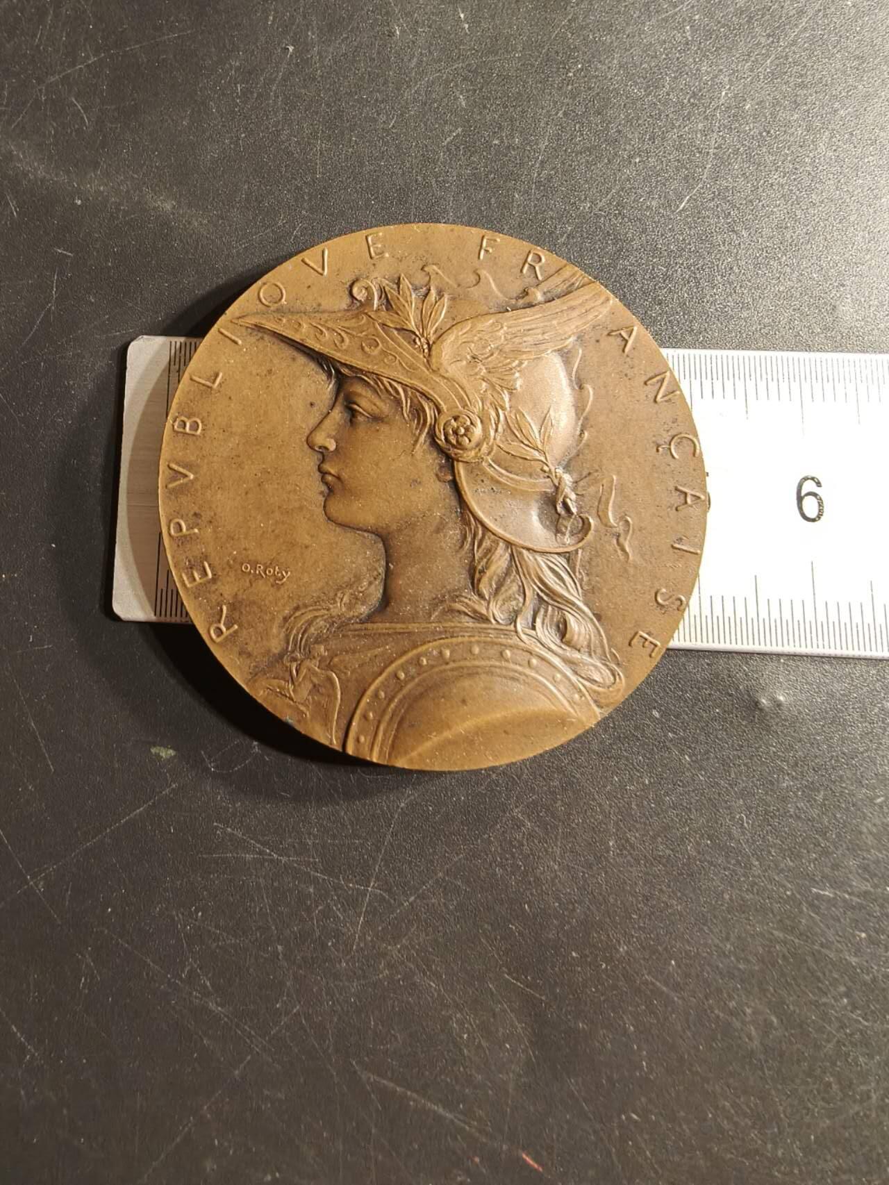 老王徽章第165期 法国殖民地1902-03印支河内博览会大铜章     原盒     大师罗蒂戎装玛丽安娜     直径50mm.    重量55.3g