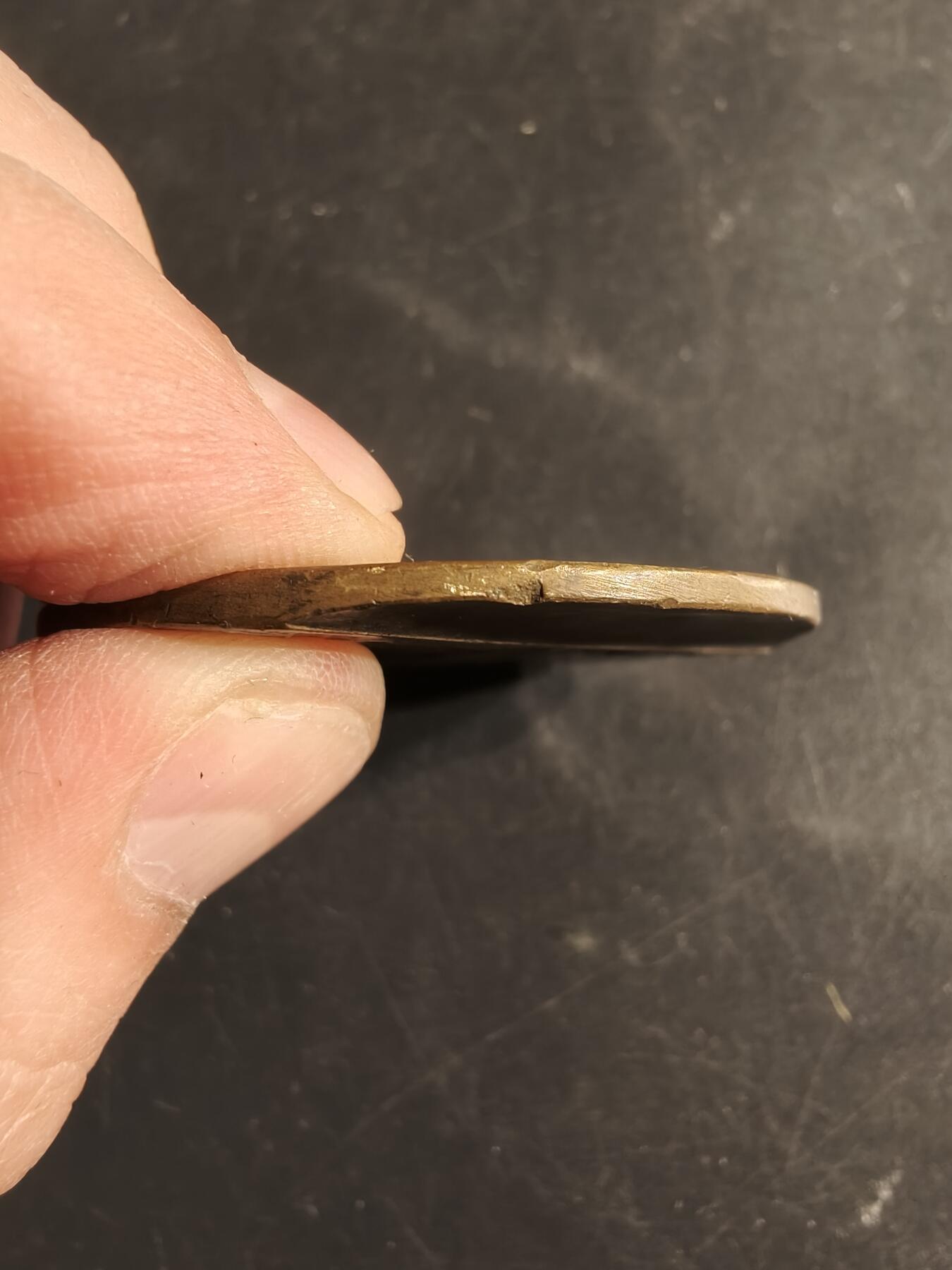 老王徽章第165期  法国斯特拉斯堡圣母大教堂大铜章     直径49mm.   重量43g