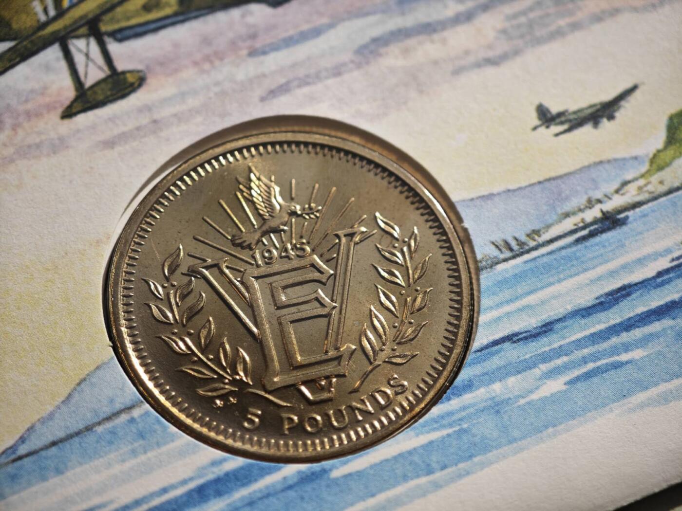 【淘币小摊】限时拍第八百零七拍  克朗币邮币封场  满百包邮可预留两周  周一统一发货   直布罗陀1995年二战胜利50周年5镑纪念币邮币封