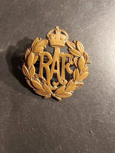 老王徽章第165期 - 英国皇家空军帽徽    二战时期     带插销