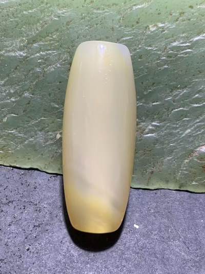 精美高玉化缠丝玛瑙随形桶珠一颗， - 精美高玉化缠丝玛瑙随形桶珠一颗，