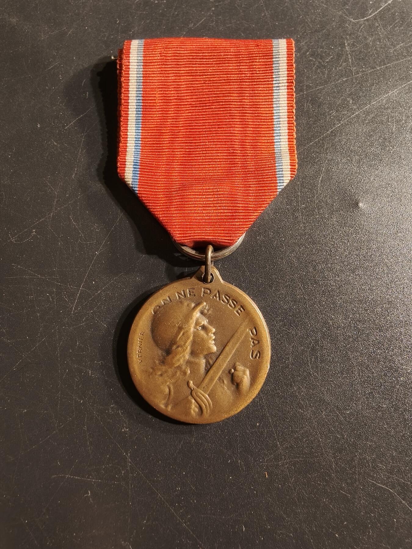 老王徽章第165期  法国一战凡尔登战役奖章