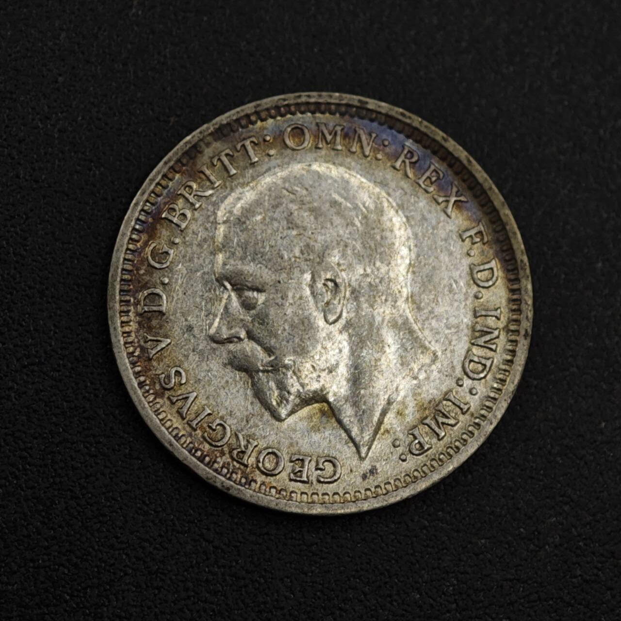 【淘币小摊】实时拍第八百零四拍   散币银币场   满百包邮可预留二周 每周一统一发货   英国1933年乔治五世3便士银币