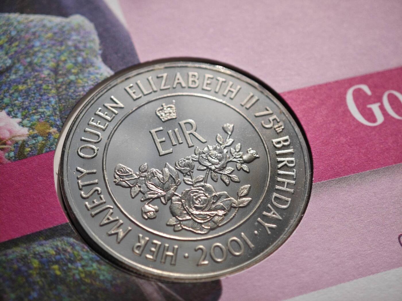 【淘币小摊】限时拍第八百零七拍  克朗币邮币封场  满百包邮可预留两周  周一统一发货    阿桑松2001年女王75周岁50便士纪念币邮币封