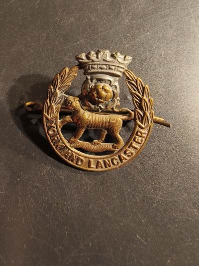 老王徽章第165期 -    英国约克和兰开斯特步兵团帽徽     一战时期 