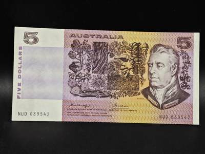 【淘币小摊】限时拍第八百零五拍  纸币场  满百包邮可预留两周  周一统一发货  - 澳大利亚5元纸币【有折】