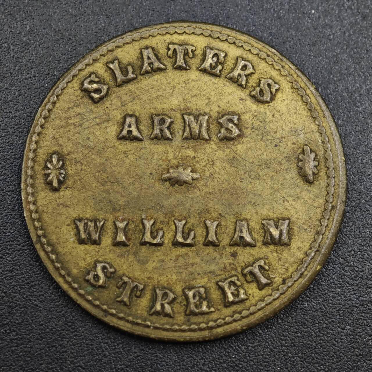 【淘币小摊】实时拍第八百零四拍   散币银币场   满百包邮可预留二周 每周一统一发货   英国Slaters Arms1.5便士铜币代币 威廉街店用T. Pope Newhall St. Birmingham造，