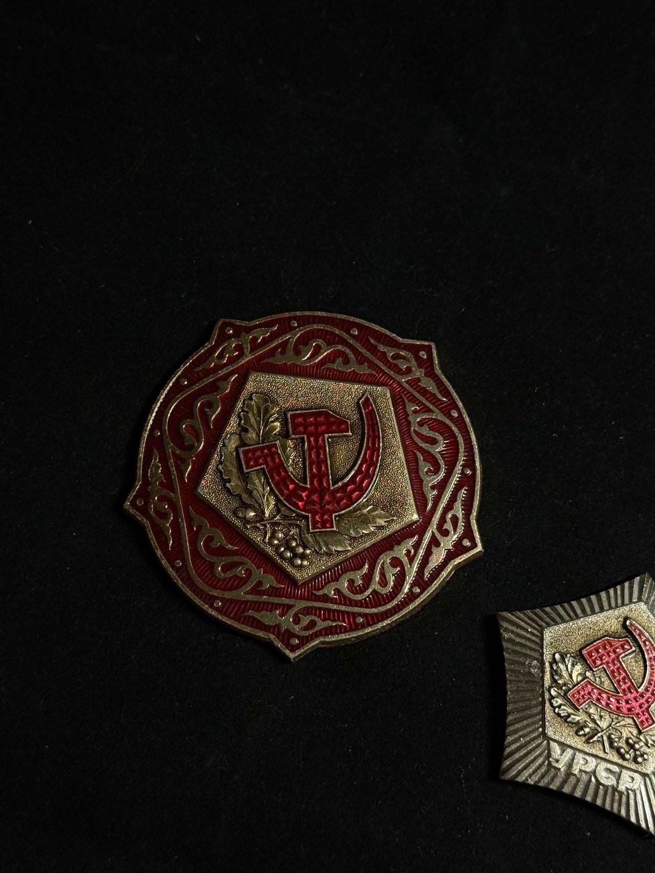 戎马世界章牌大赏第108期 苏联金婚大铝章证章一对