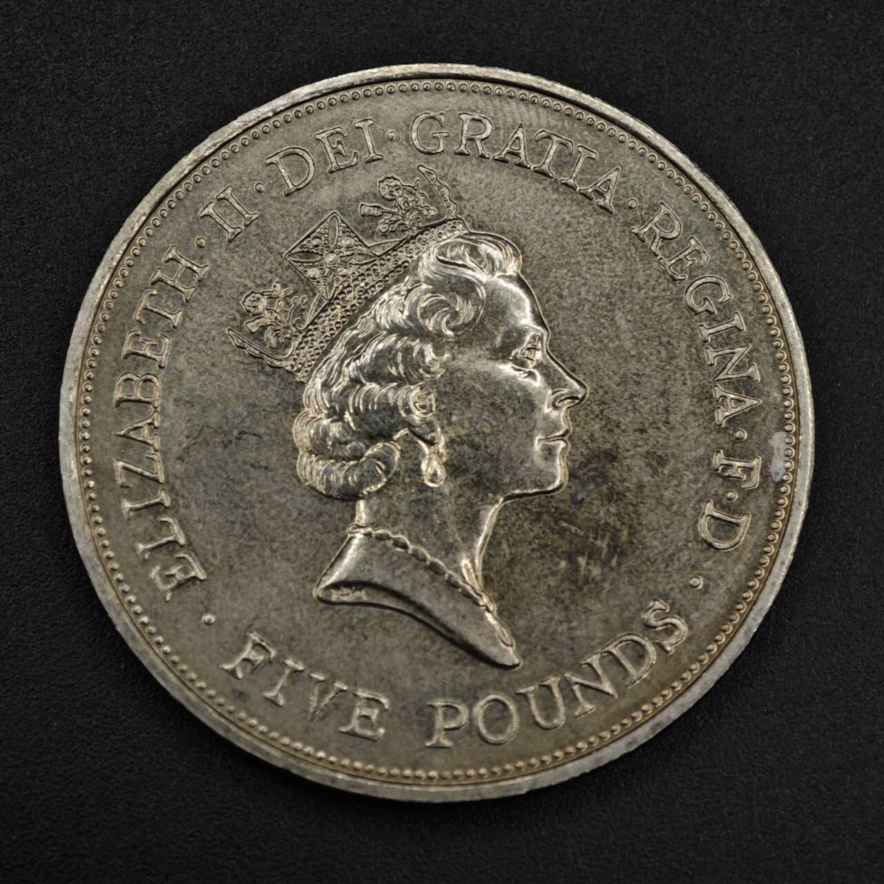 【淘币小摊】限时拍第八百零七拍  克朗币邮币封场  满百包邮可预留两周  周一统一发货   英国1990年女王母亲90周岁5镑纪念币