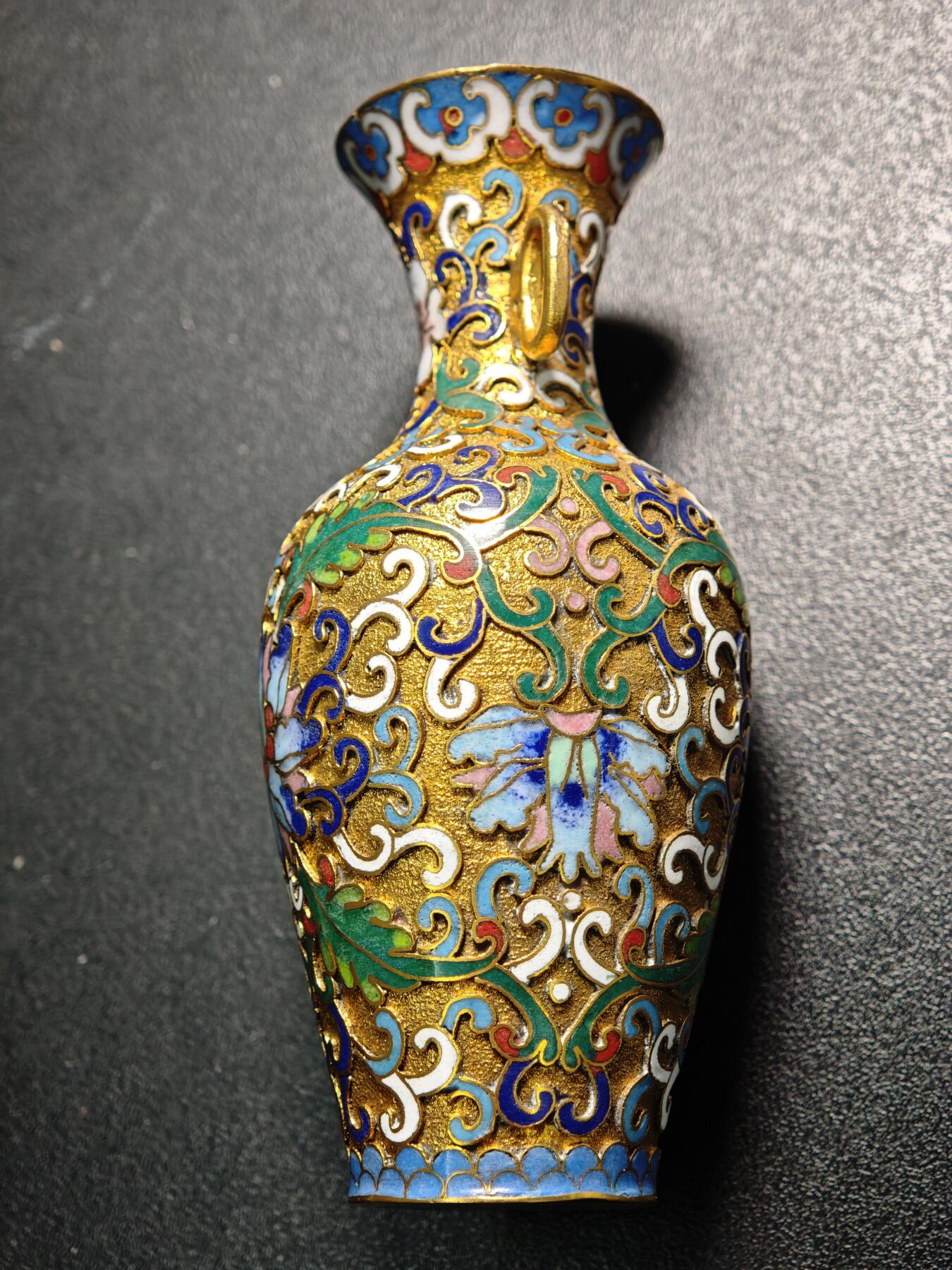【德藏】世界币章拍卖第154期（拍品征集中~欢迎藏友联系） 回流鎏金珐琅五彩瓶 颜色艳丽 工艺精湛 瓶身直径约：47.3mm；高约：105.3mm，重约：100g